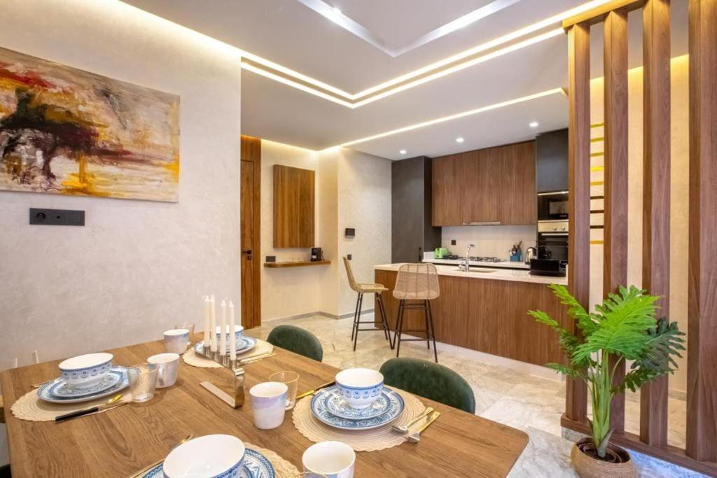 Luxury Apartment In Center Of Marrakech City Маракеш Екстериор снимка